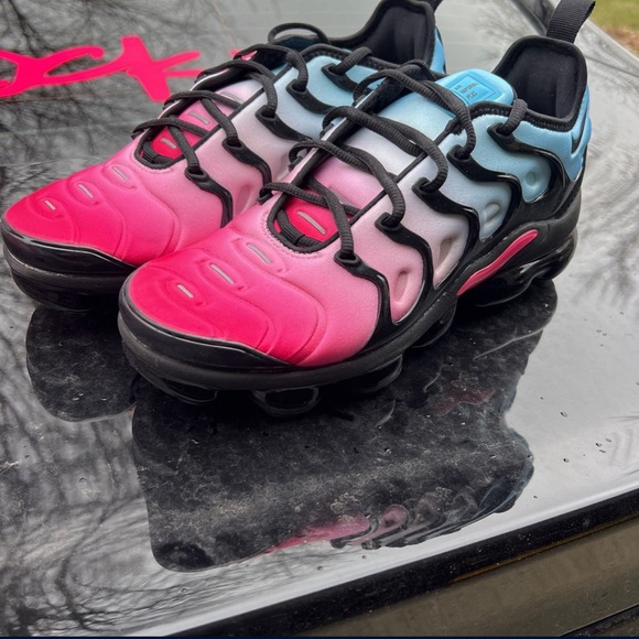 WOMENS NIKE VAPORMAX PLUS - Picture 3 of 4